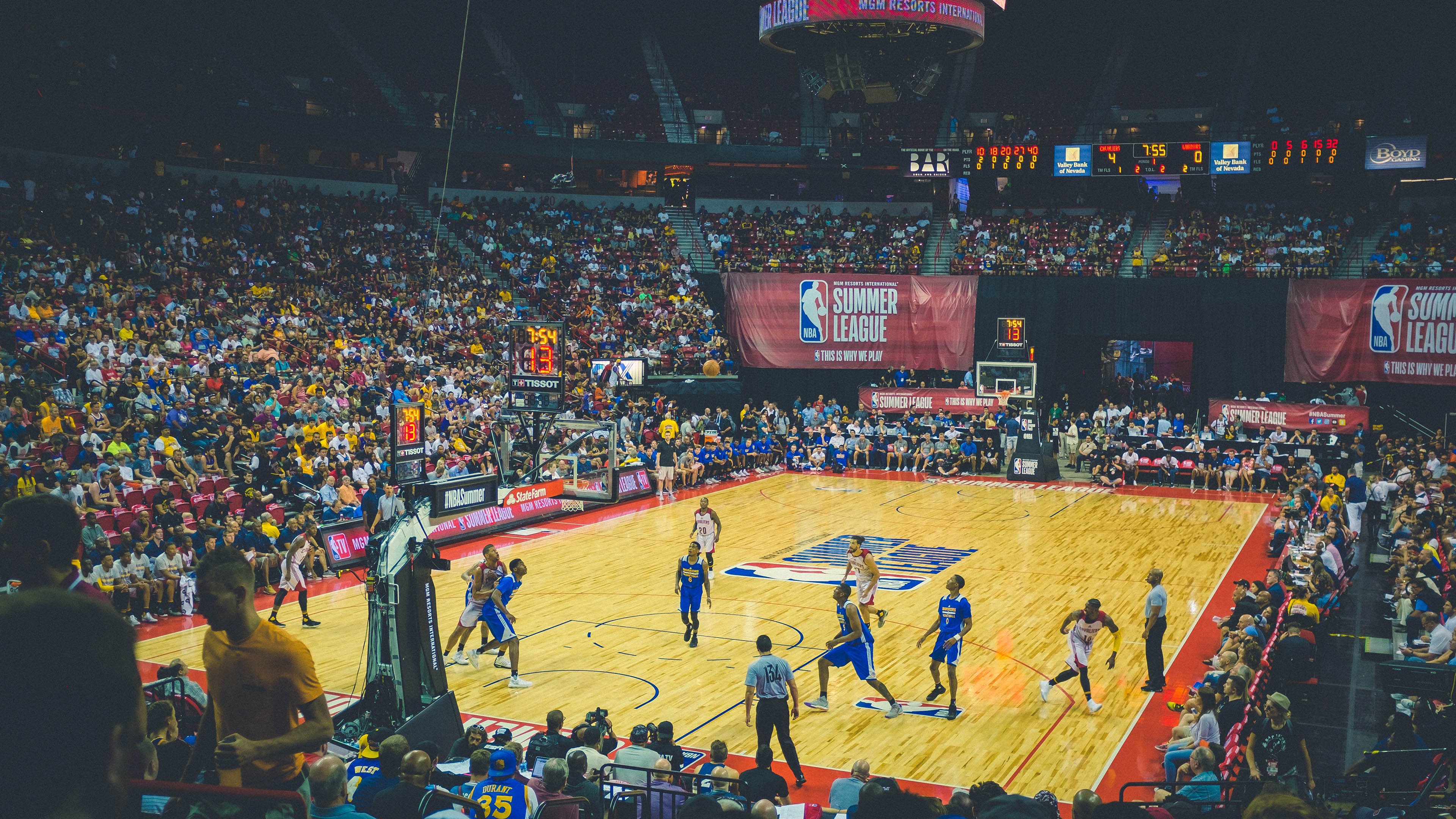 广州队士气高涨，毫不弱于对手实力，广州队是原来哪个队